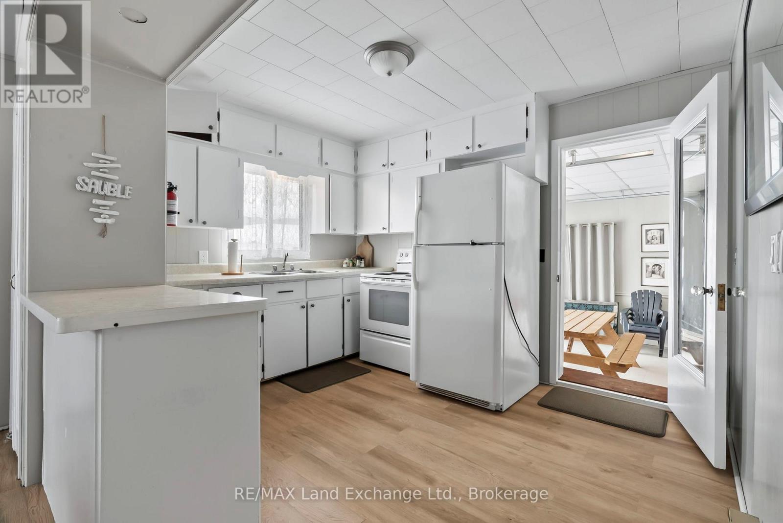 22 Southampton Parkway, South Bruce Peninsula, Ontario  N0H 2G0 - Photo 15 - X11945776
