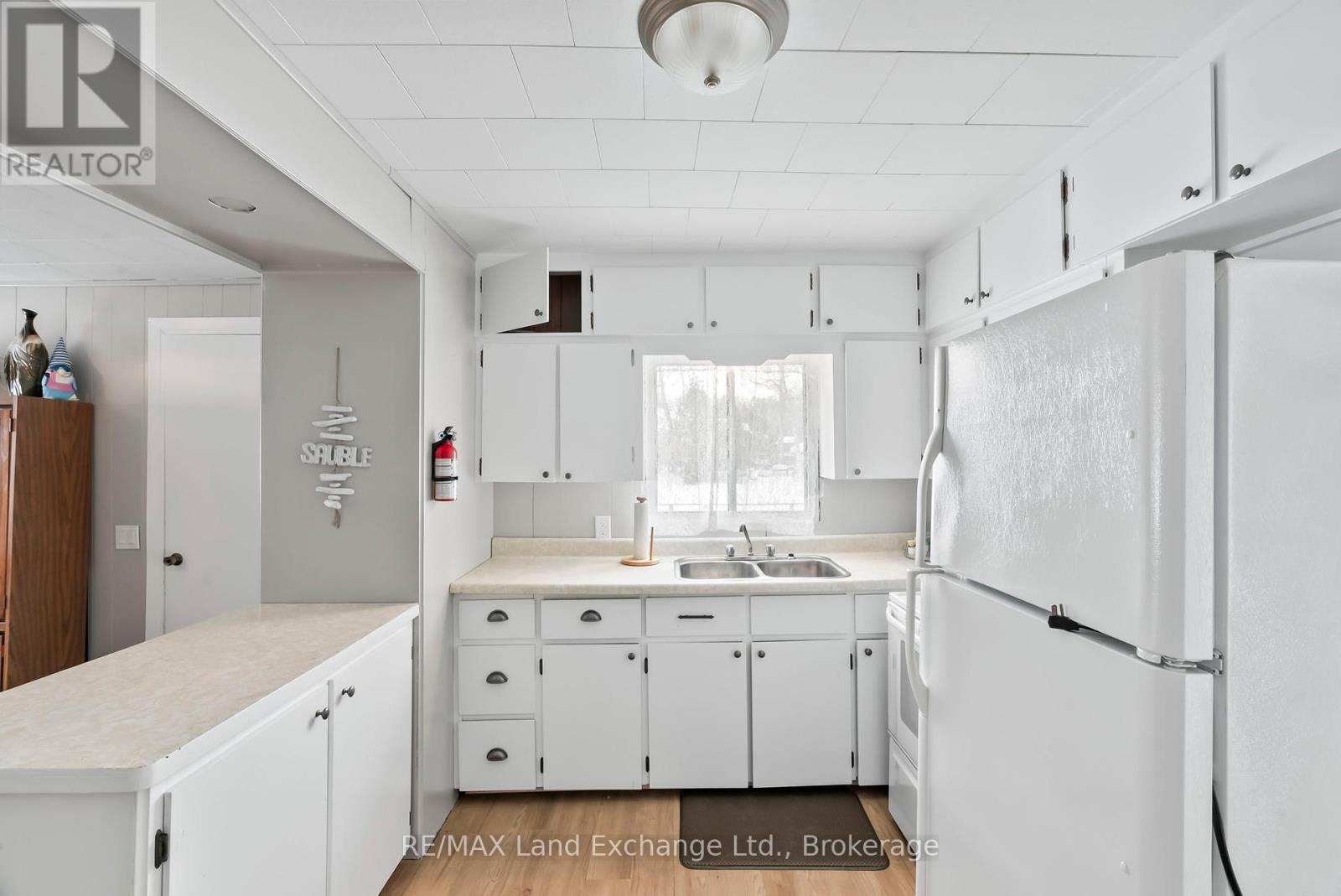 22 Southampton Parkway, South Bruce Peninsula, Ontario  N0H 2G0 - Photo 16 - X11945776