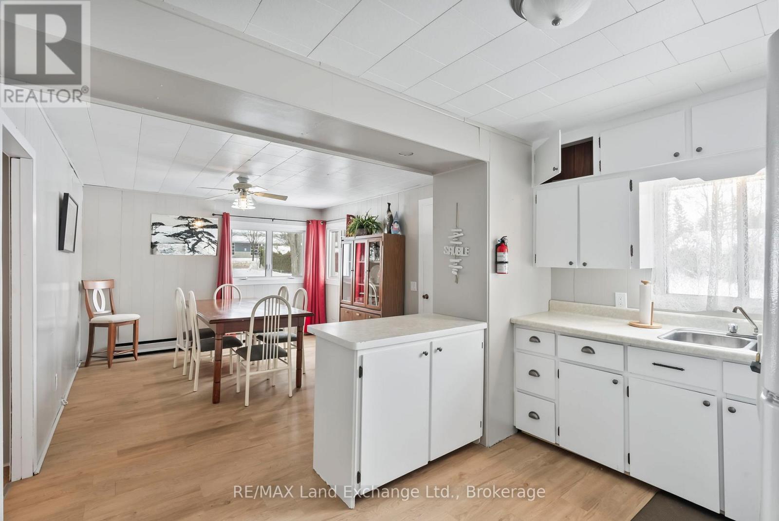 22 Southampton Parkway, South Bruce Peninsula, Ontario  N0H 2G0 - Photo 18 - X11945776