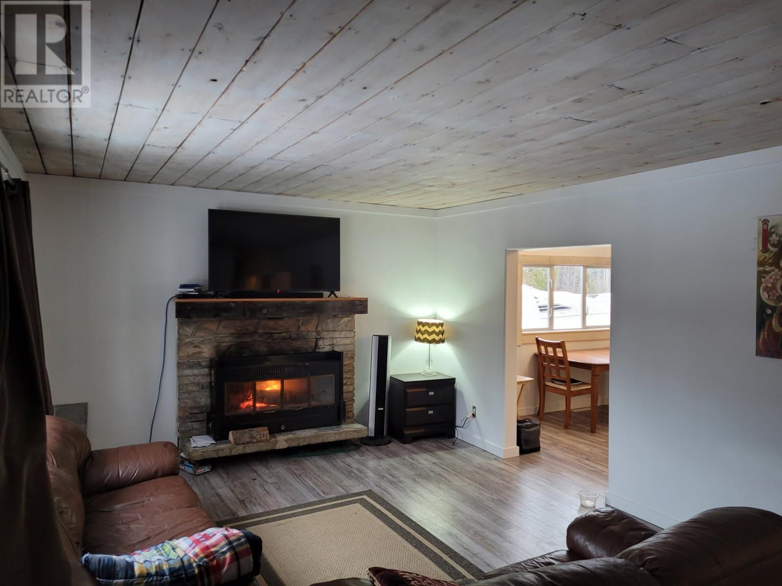 10860 Lake Creek Road, Hixon, British Columbia  V0K 1S0 - Photo 14 - C8065982