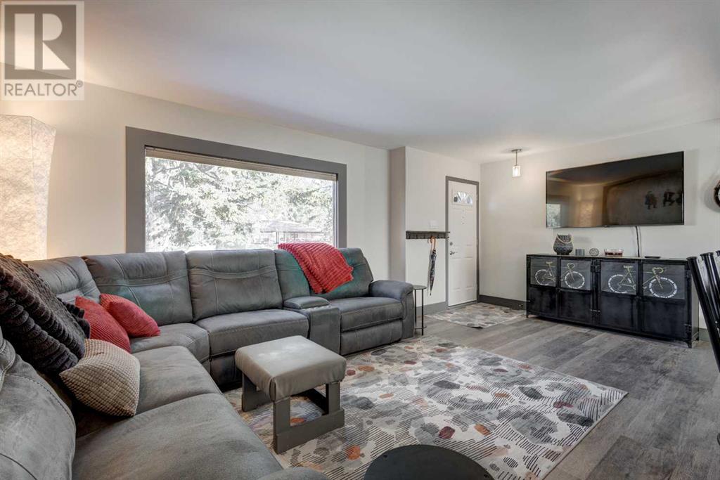 Property at 120 Glacier Drive SW image 4