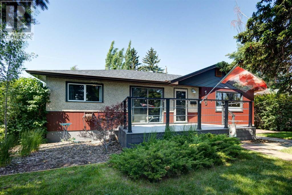Property at 120 Glacier Drive SW image 1