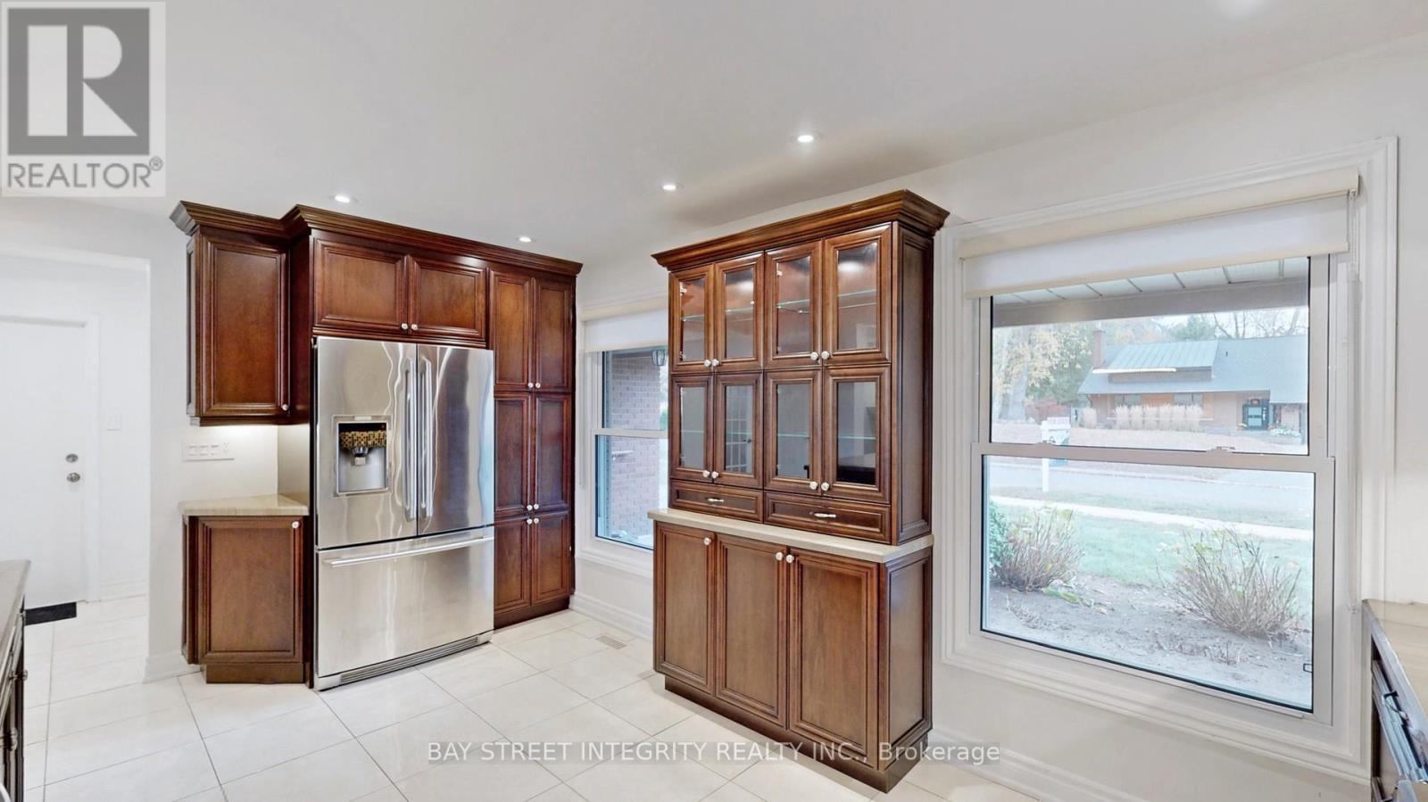 1372 Gatehouse Drive, Mississauga, Ontario  L5H 1A5 - Photo 16 - W12065205