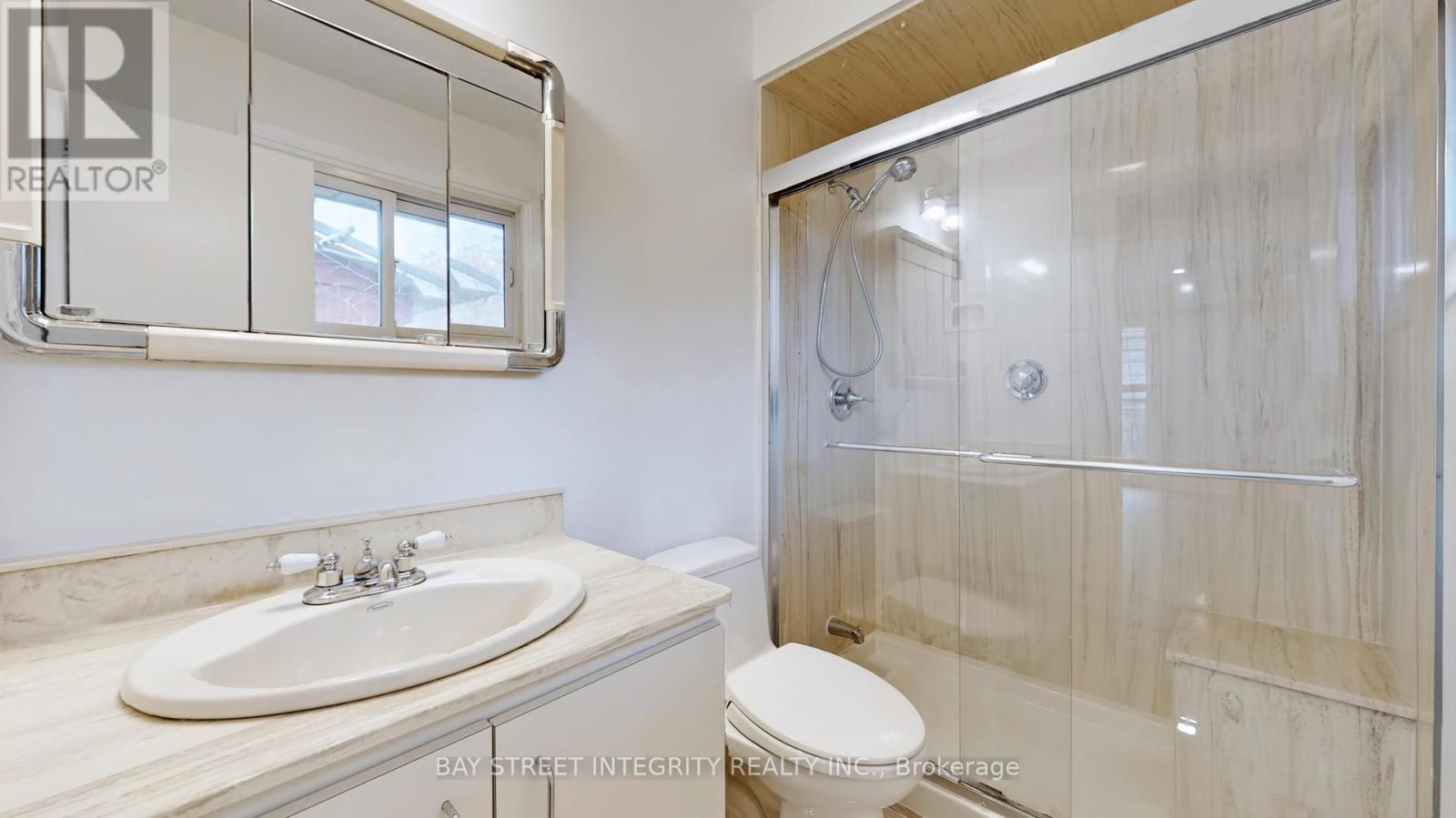 1372 Gatehouse Drive, Mississauga, Ontario  L5H 1A5 - Photo 23 - W12065205