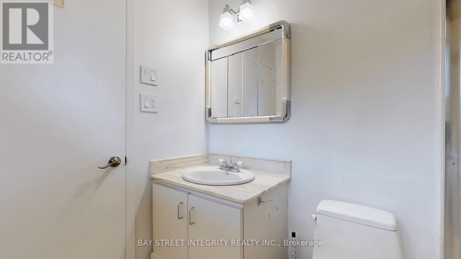 1372 Gatehouse Drive, Mississauga, Ontario  L5H 1A5 - Photo 24 - W12065205