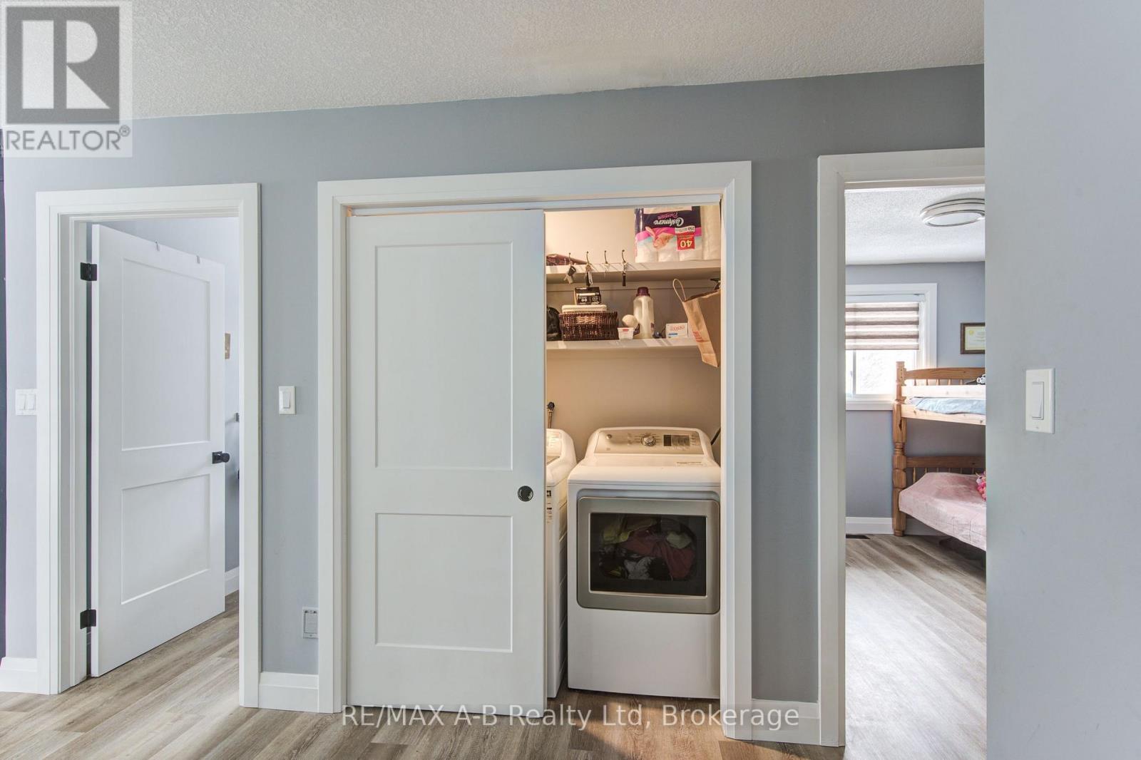 35 Wellington Street, East Zorra-Tavistock, Ontario  N0B 2R0 - Photo 12 - X11940860