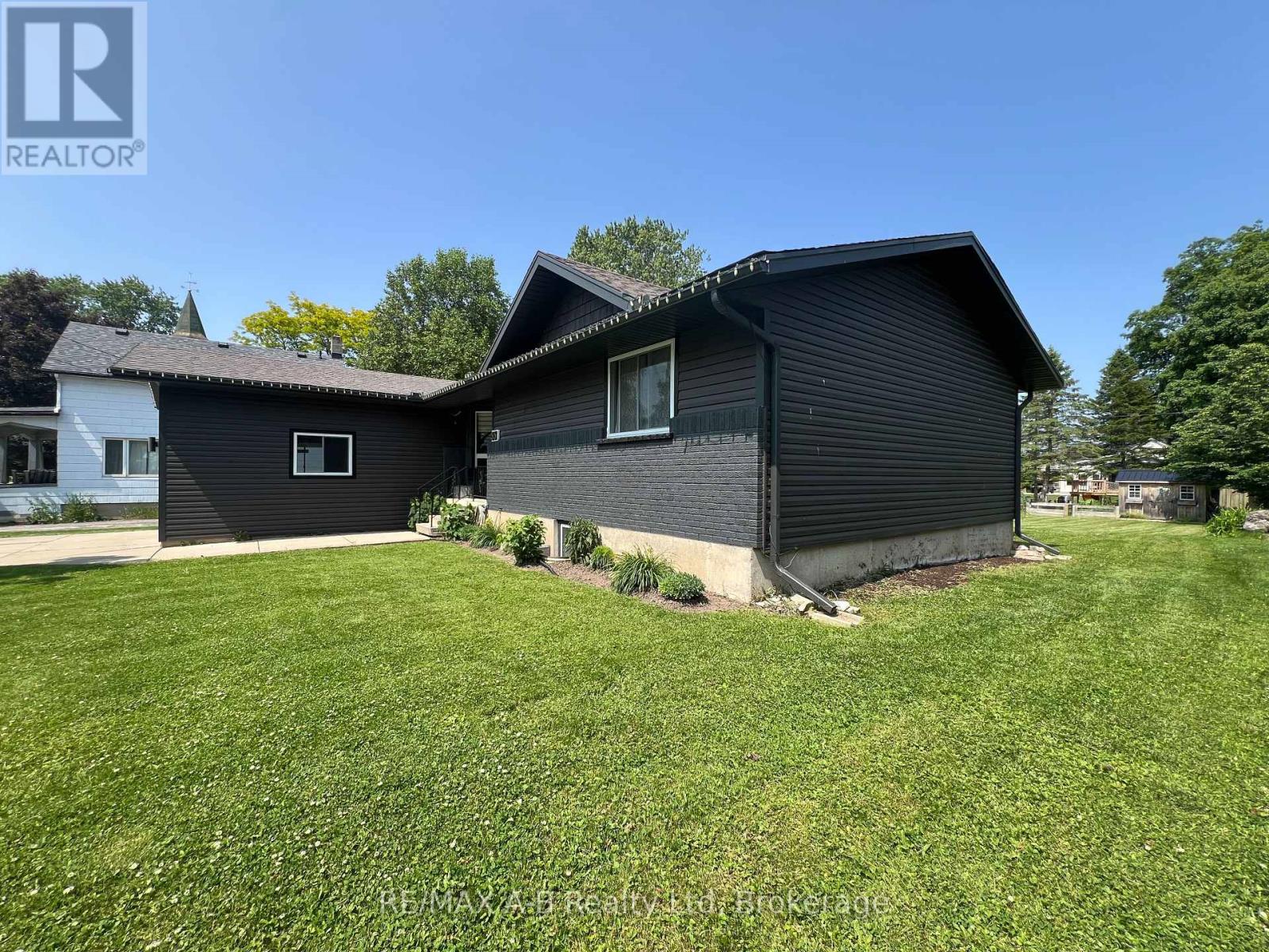 35 Wellington Street, East Zorra-Tavistock, Ontario  N0B 2R0 - Photo 22 - X11940860