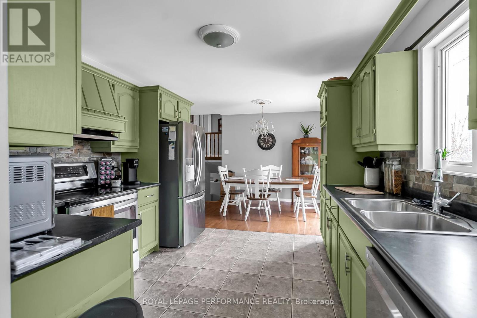 4970 Morgan Road, South Stormont, Ontario  K0C 1M0 - Photo 17 - X12065230
