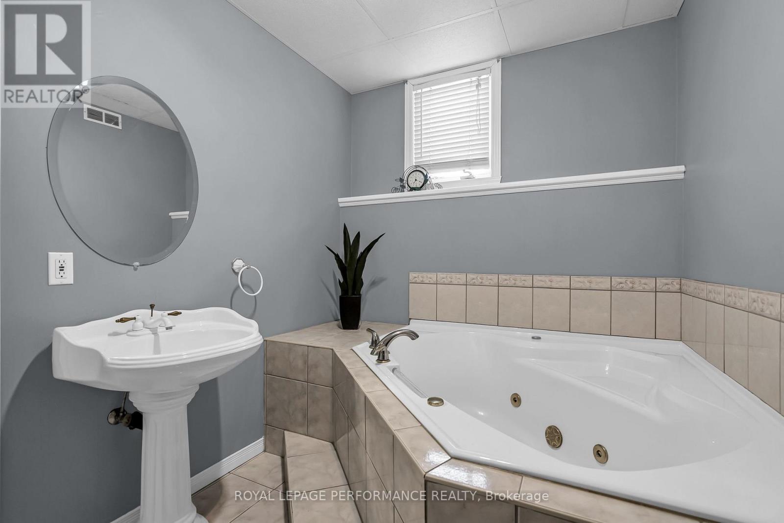4970 Morgan Road, South Stormont, Ontario  K0C 1M0 - Photo 34 - X12065230