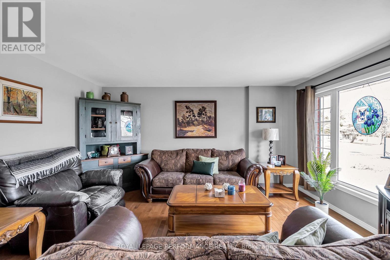 4970 Morgan Road, South Stormont, Ontario  K0C 1M0 - Photo 7 - X12065230
