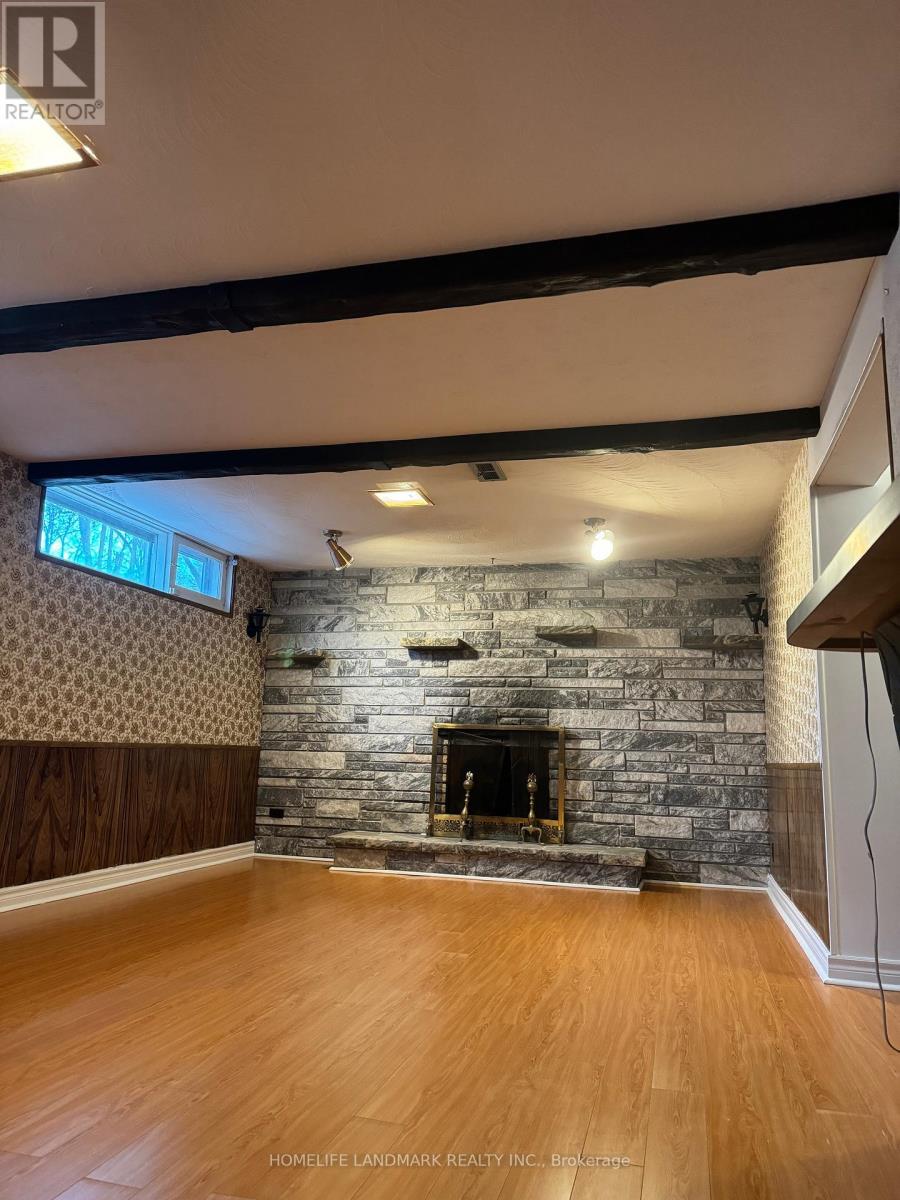 63 BROADLANDS BOULEVARD, Toronto, Ontario