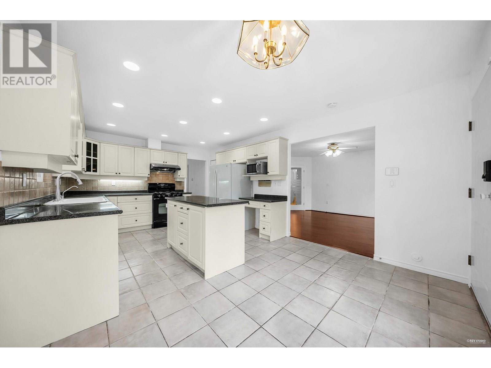 1188 Wellington Drive, North Vancouver, British Columbia  V7K 1L2 - Photo 11 - R2958179