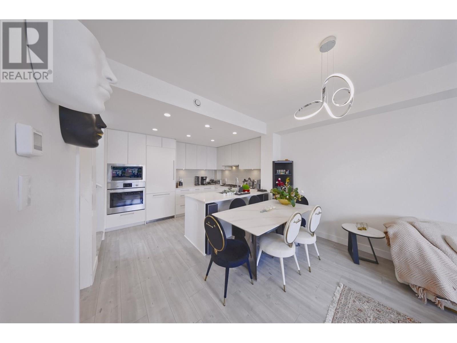 Property at 120 2035 GLENAIRE DRIVE image 3
