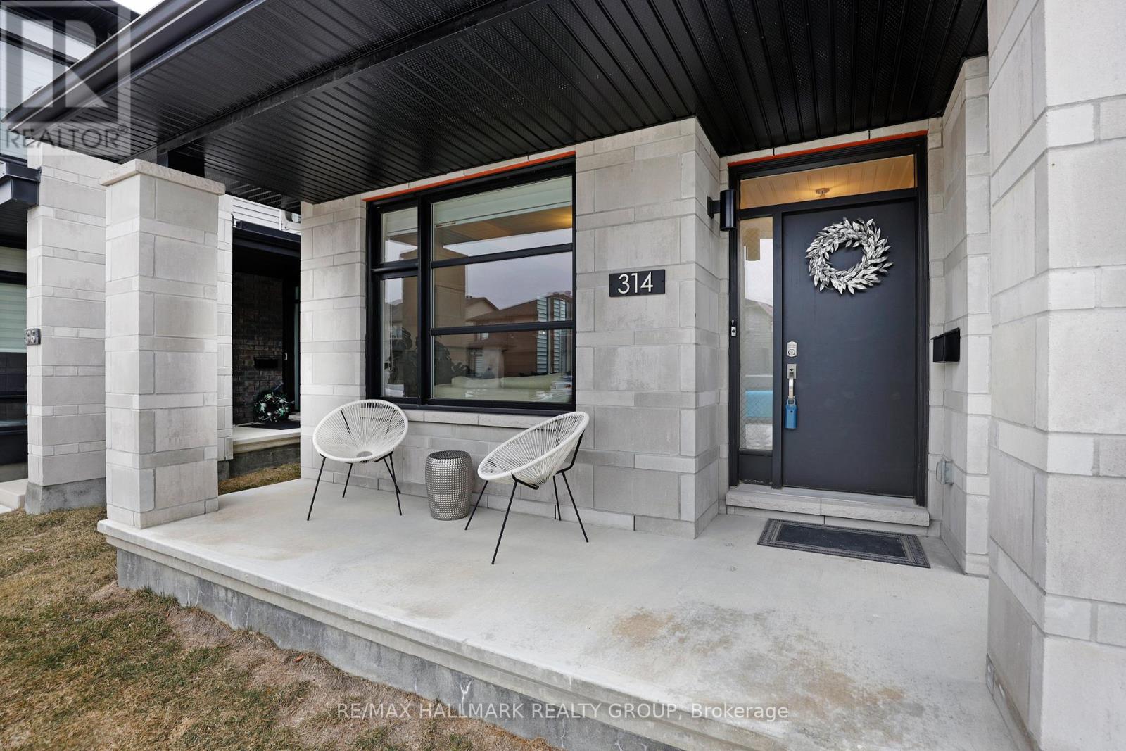 Property at 314 CORNICE STREET image 3