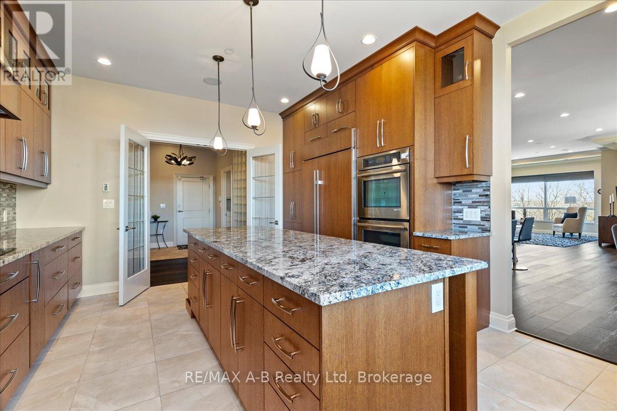 405 - 36 Front Street, Stratford, Ontario  N5A 0C2 - Photo 11 - X12065302