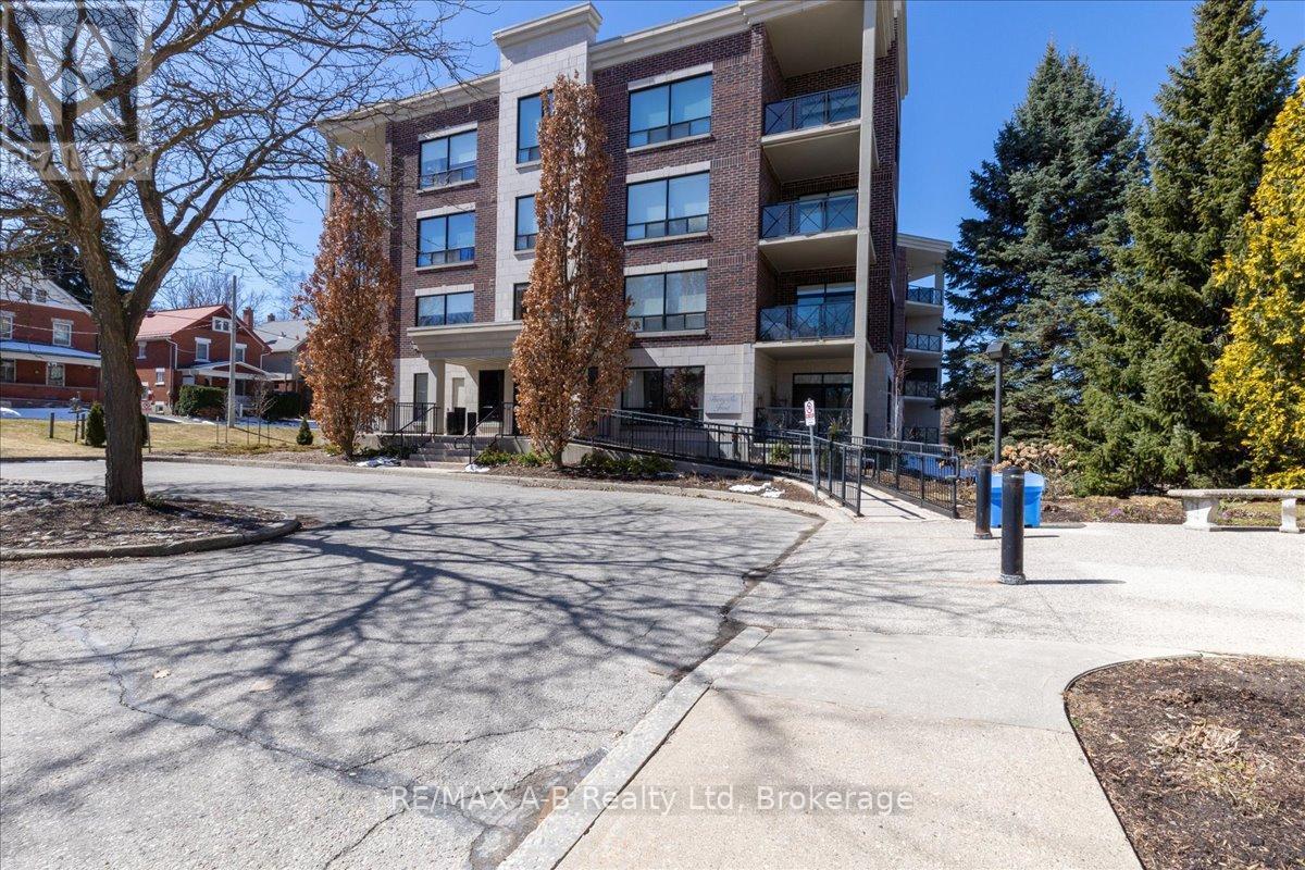 Property at 405 - 36 FRONT STREET image 2