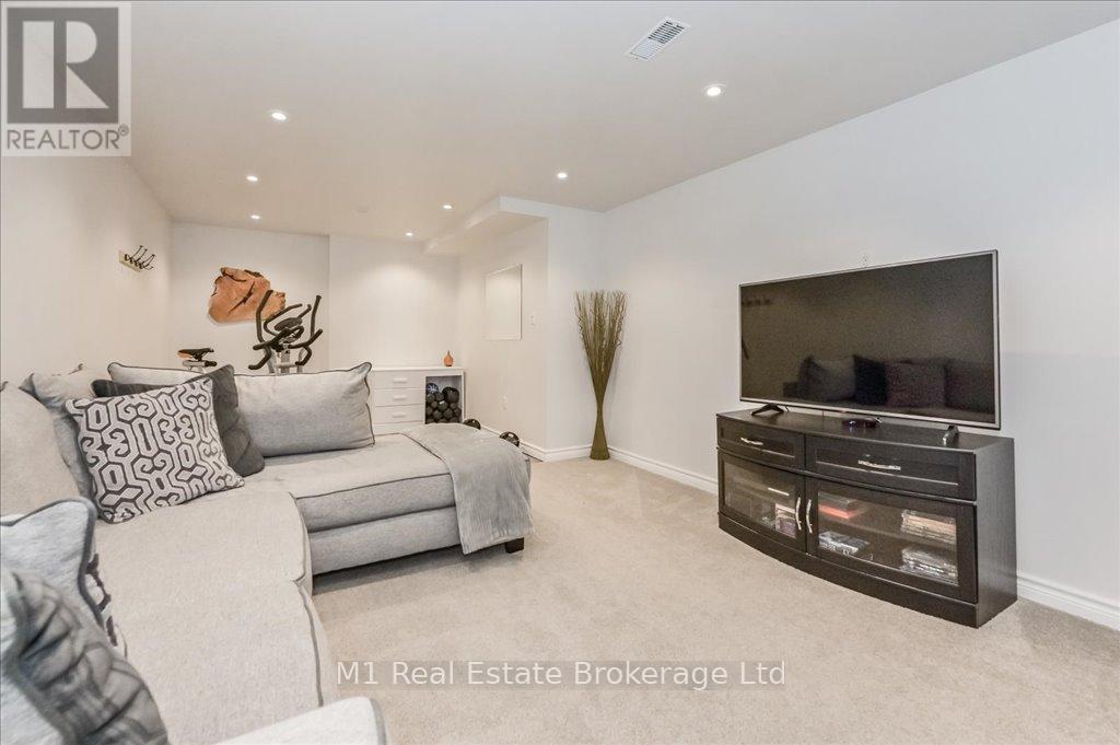 59 Keating Drive, Centre Wellington, Ontario  L1B 0B4 - Photo 42 - X12065314