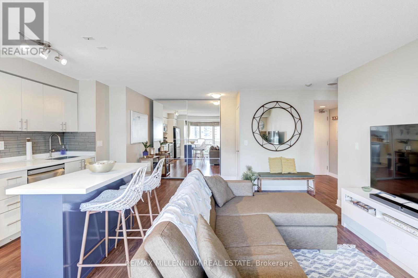 2114 - 155 LEGION ROAD N, Toronto, Ontario