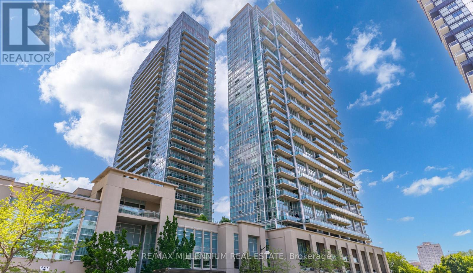 Property at 2114 - 155 LEGION ROAD N image 3