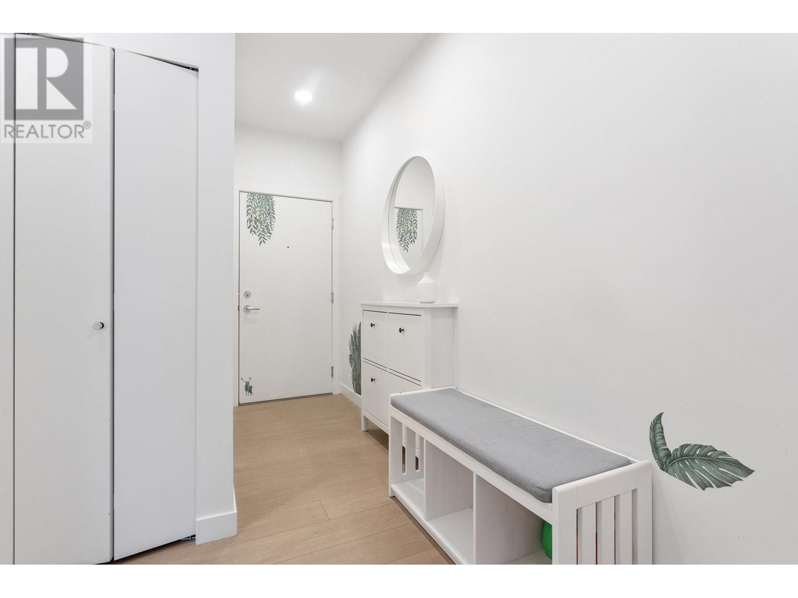 Listing Picture 22 of 31 : 119 7588 16TH STREET, Burnaby / 本拿比 - 魯藝地產 Yvonne Lu Group - MLS Medallion Club Member