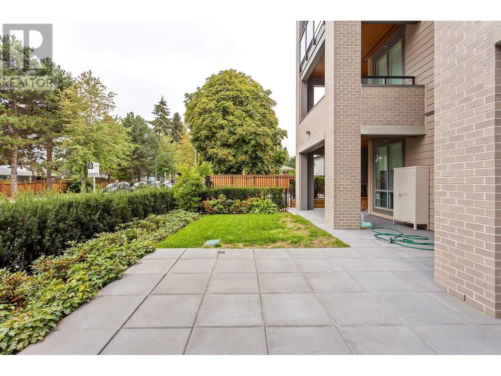 Listing Picture 3 of 31 : 119 7588 16TH STREET, Burnaby / 本拿比 - 魯藝地產 Yvonne Lu Group - MLS Medallion Club Member