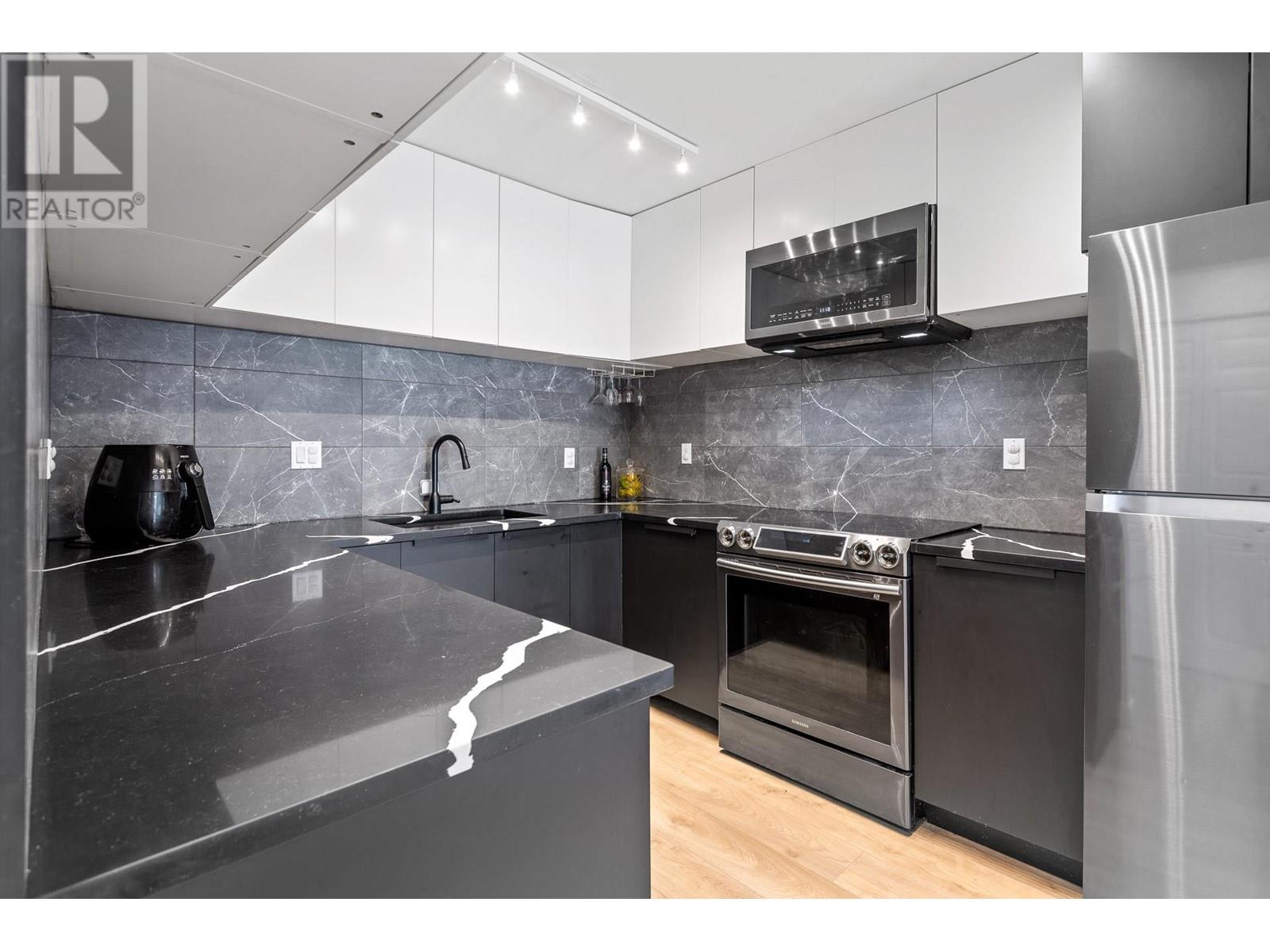 208 1220 Falcon Drive, Coquitlam, British Columbia  V3E 2E5 - Photo 9 - R2961277