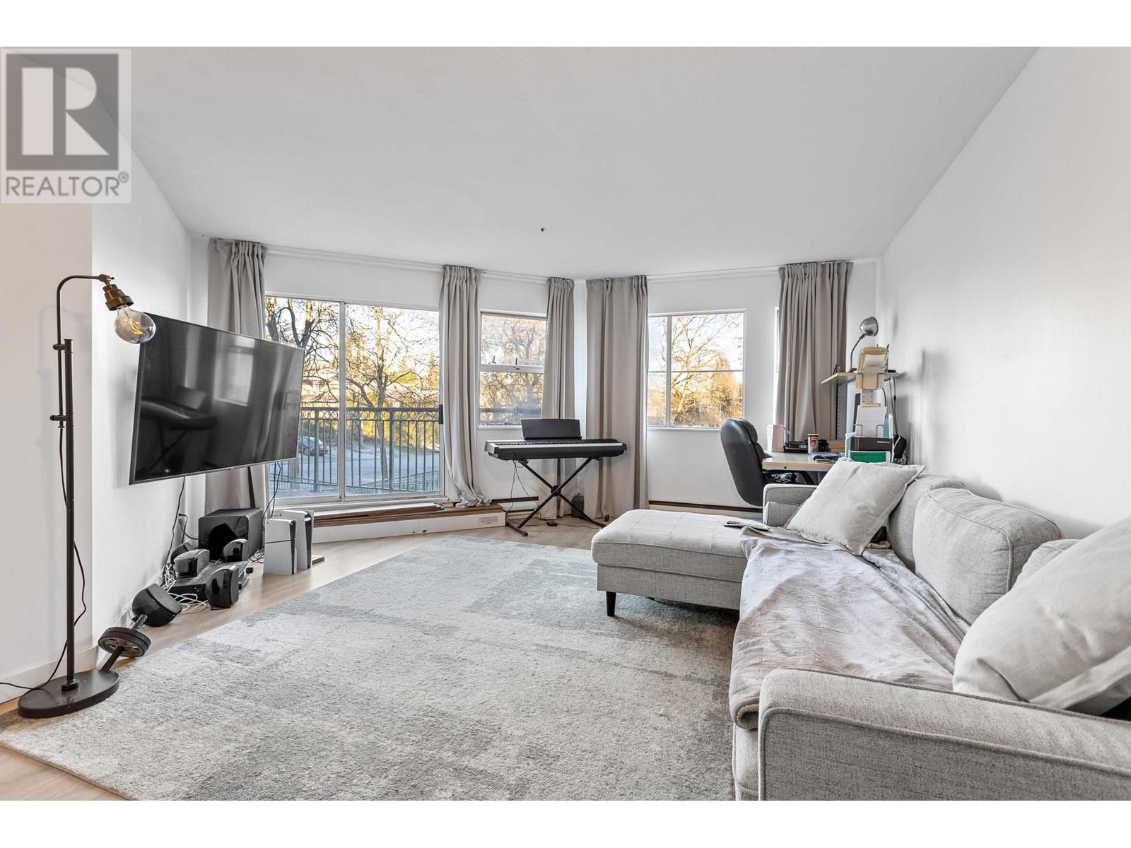 208 918 RODERICK AVENUE, coquitlam, British Columbia
