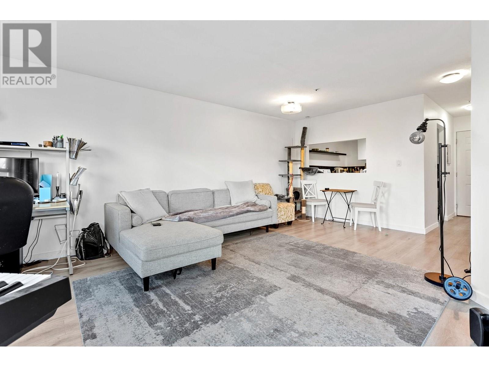 208 918 Roderick Avenue, Coquitlam, British Columbia  V3K 1R1 - Photo 3 - R2959475