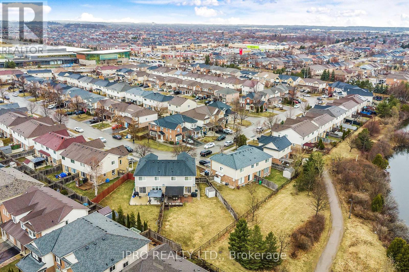 108 Sweetwood Circle, Brampton, Ontario  L7A 2S2 - Photo 4 - W12065327