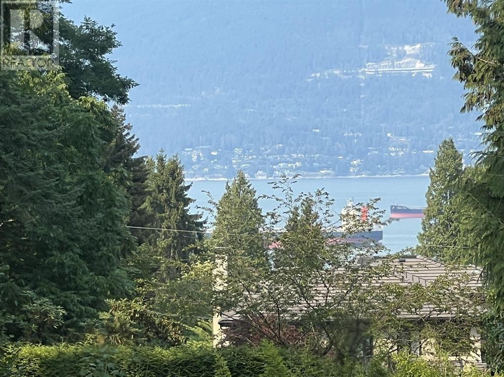 4715 W 4th Avenue, Vancouver, British Columbia  V6T 1C3 - Photo 6 - R2986421