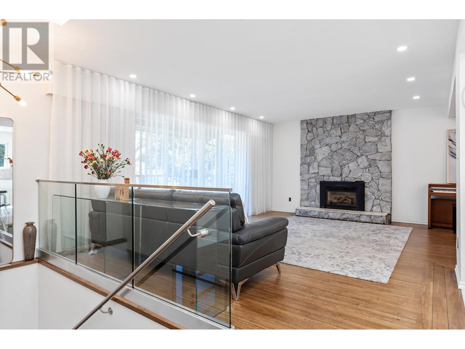 3959 Wood Way, Port Coquitlam, British Columbia  V3B 4B5 - Photo 7 - R2955179