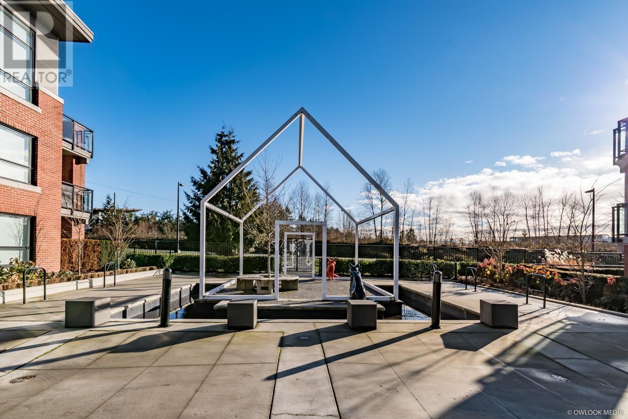 Listing Picture 2 of 26 : 401 7088 14TH AVENUE, Burnaby / 本拿比 - 魯藝地產 Yvonne Lu Group - MLS Medallion Club Member