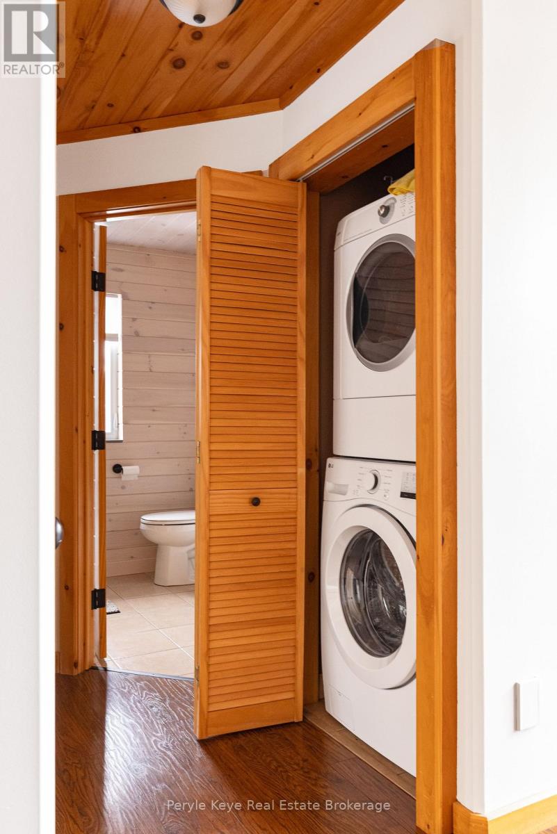 605 Ravenscliffe Road, Huntsville, Ontario  P1H 1N5 - Photo 15 - X12065380