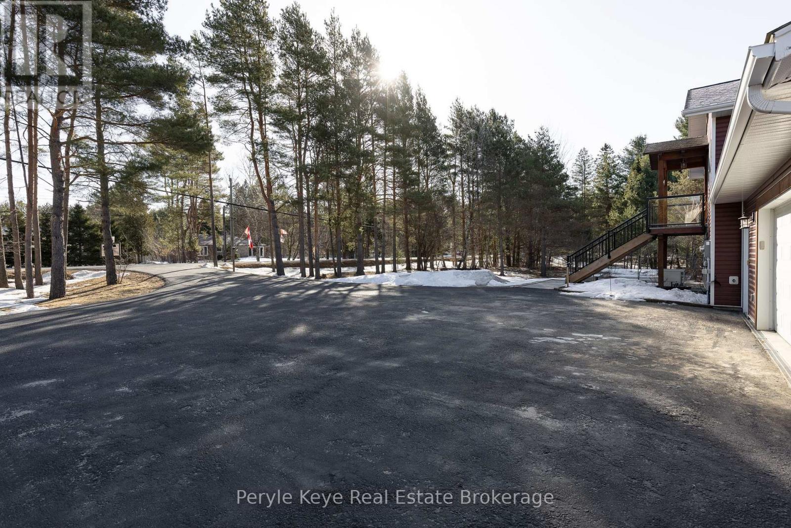 605 Ravenscliffe Road, Huntsville, Ontario  P1H 1N5 - Photo 43 - X12065380