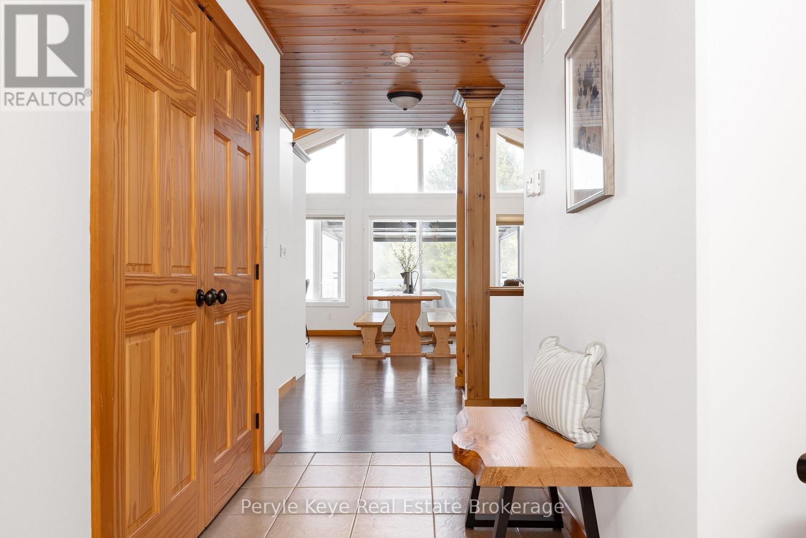 605 Ravenscliffe Road, Huntsville, Ontario  P1H 1N5 - Photo 7 - X12065380