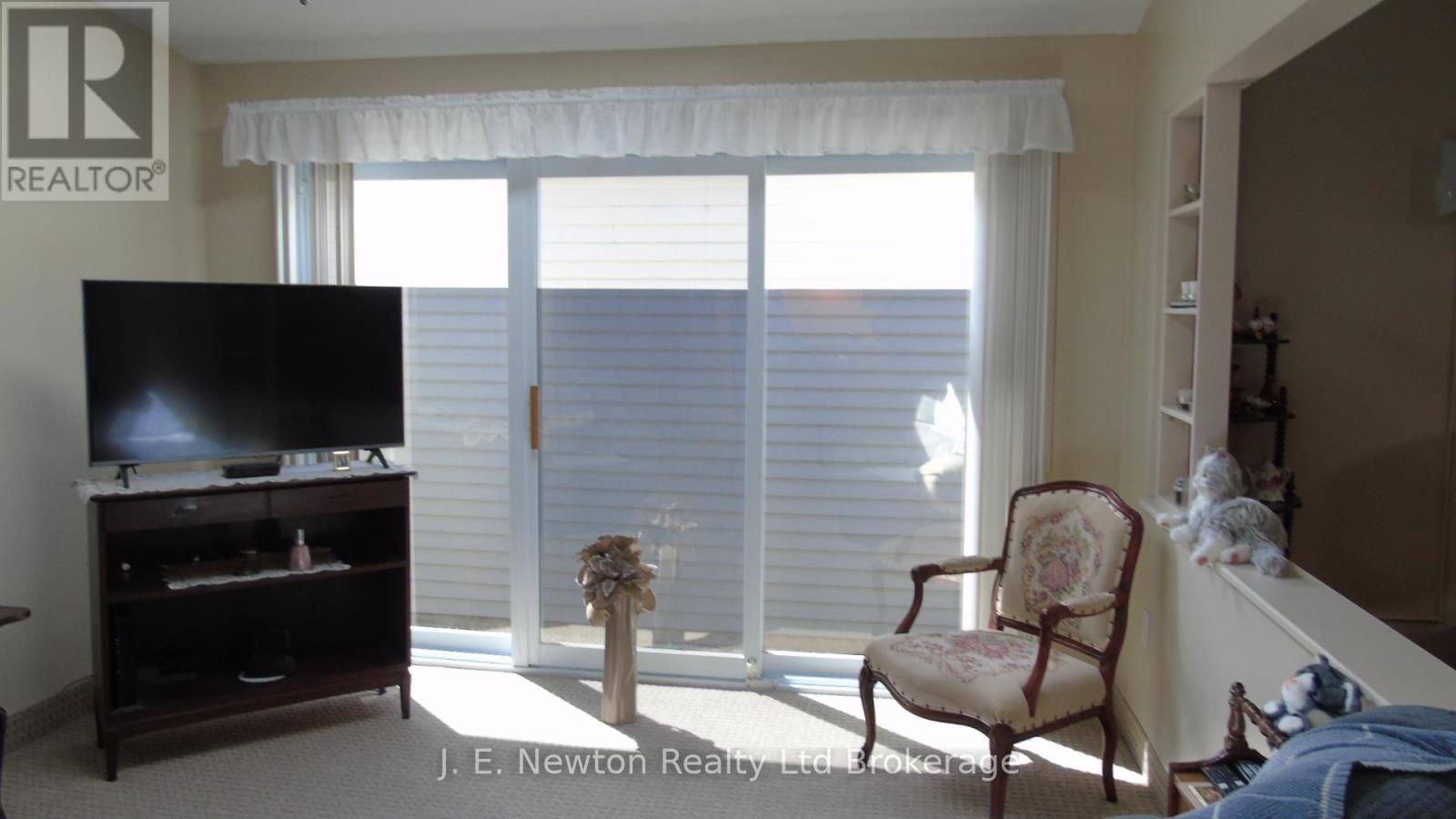 Property at 58 SERES DRIVE image 5