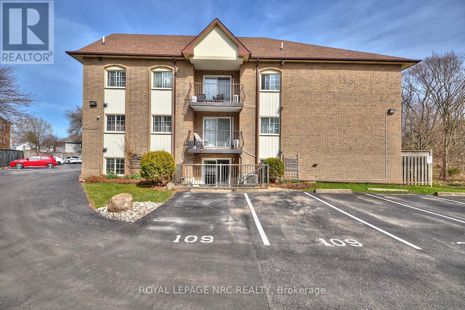 109 - 20 JOHN STREET, Grimsby, Ontario
