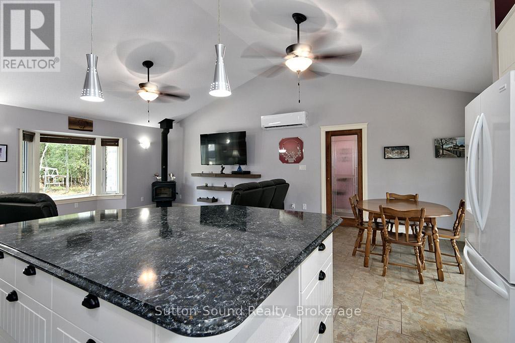 109 Pike Street, Northern Bruce Peninsula, Ontario  N0H 1W0 - Photo 15 - X12065432