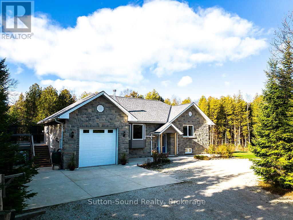 109 Pike Street, Northern Bruce Peninsula, Ontario  N0H 1W0 - Photo 2 - X12065432