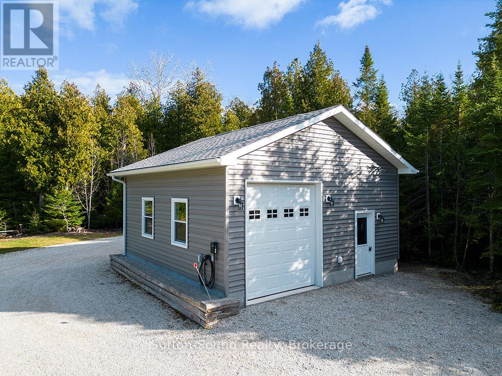 109 Pike Street, Northern Bruce Peninsula, Ontario  N0H 1W0 - Photo 40 - X12065432