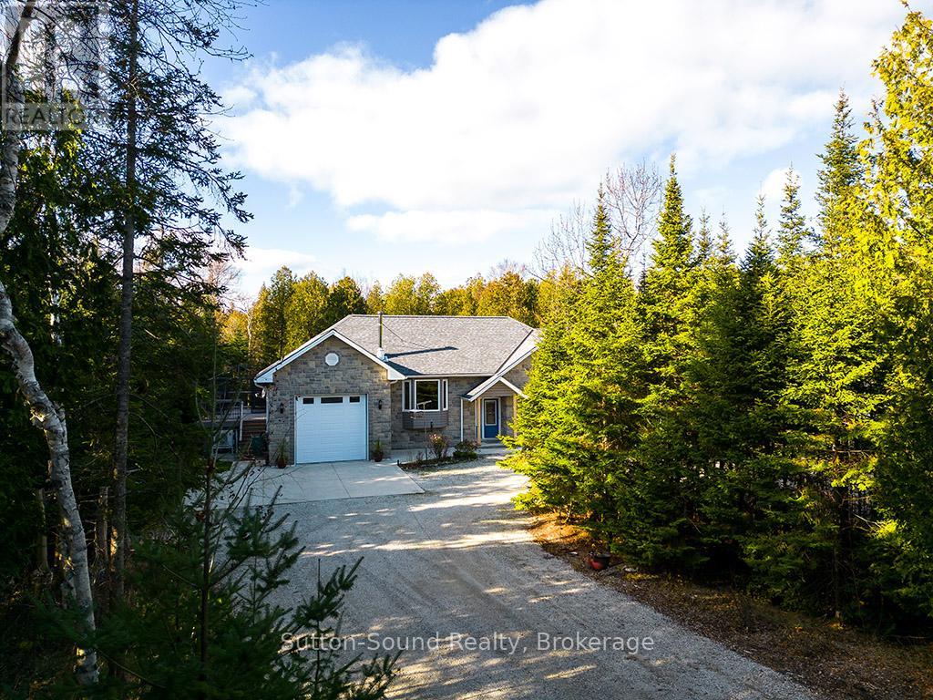 109 Pike Street, Northern Bruce Peninsula, Ontario  N0H 1W0 - Photo 5 - X12065432