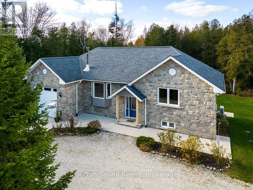 109 Pike Street, Northern Bruce Peninsula, Ontario  N0H 1W0 - Photo 6 - X12065432