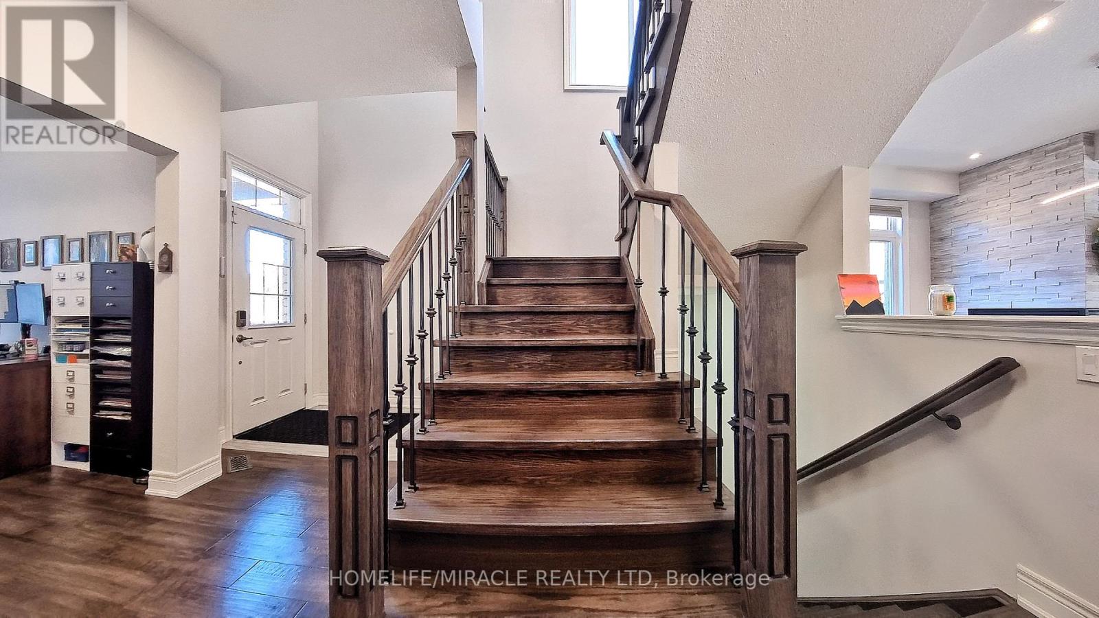Property at 117 EAGLECREST STREET image 4