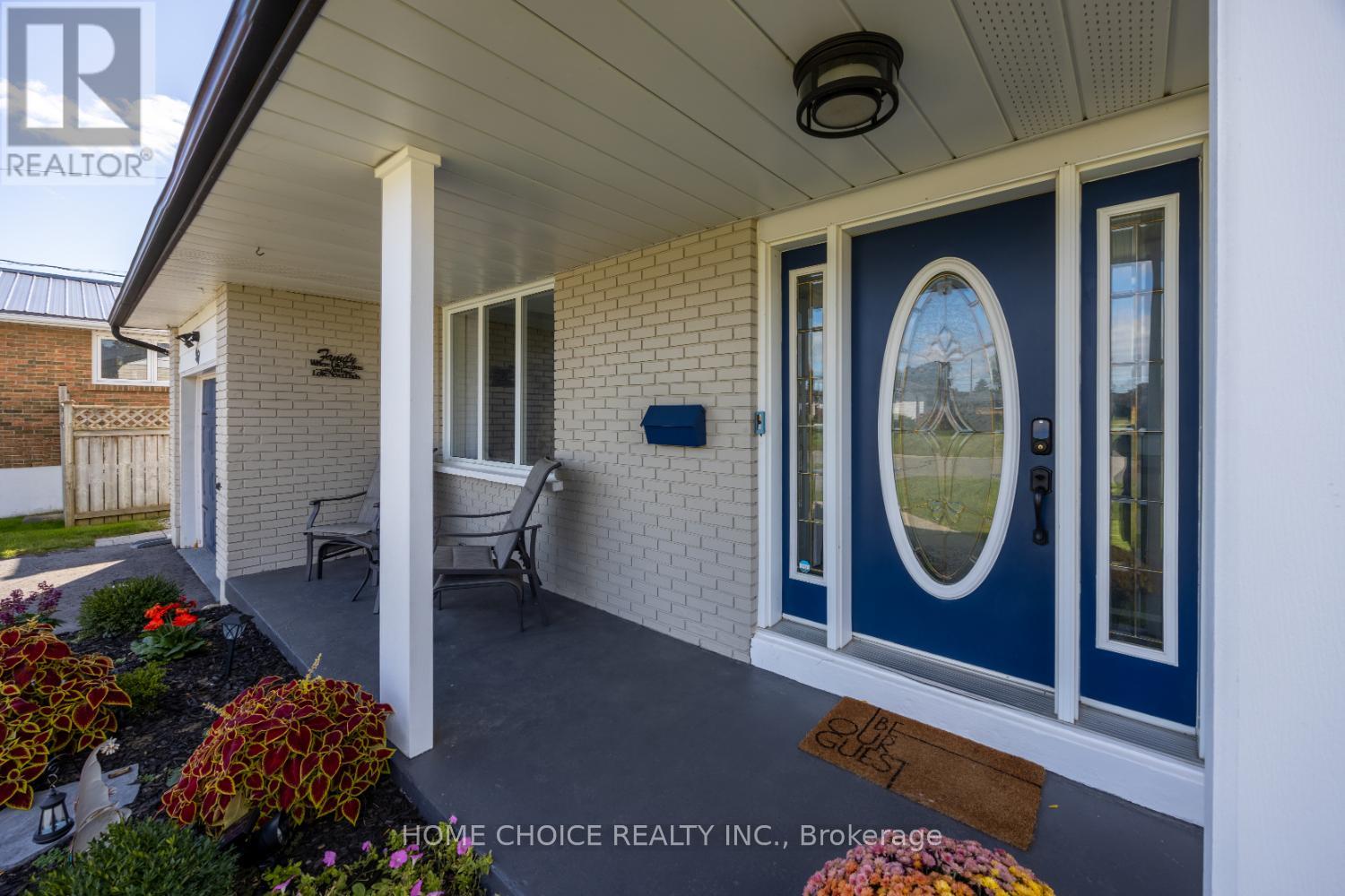 Property at 961 CURTIS CRESCENT image 3