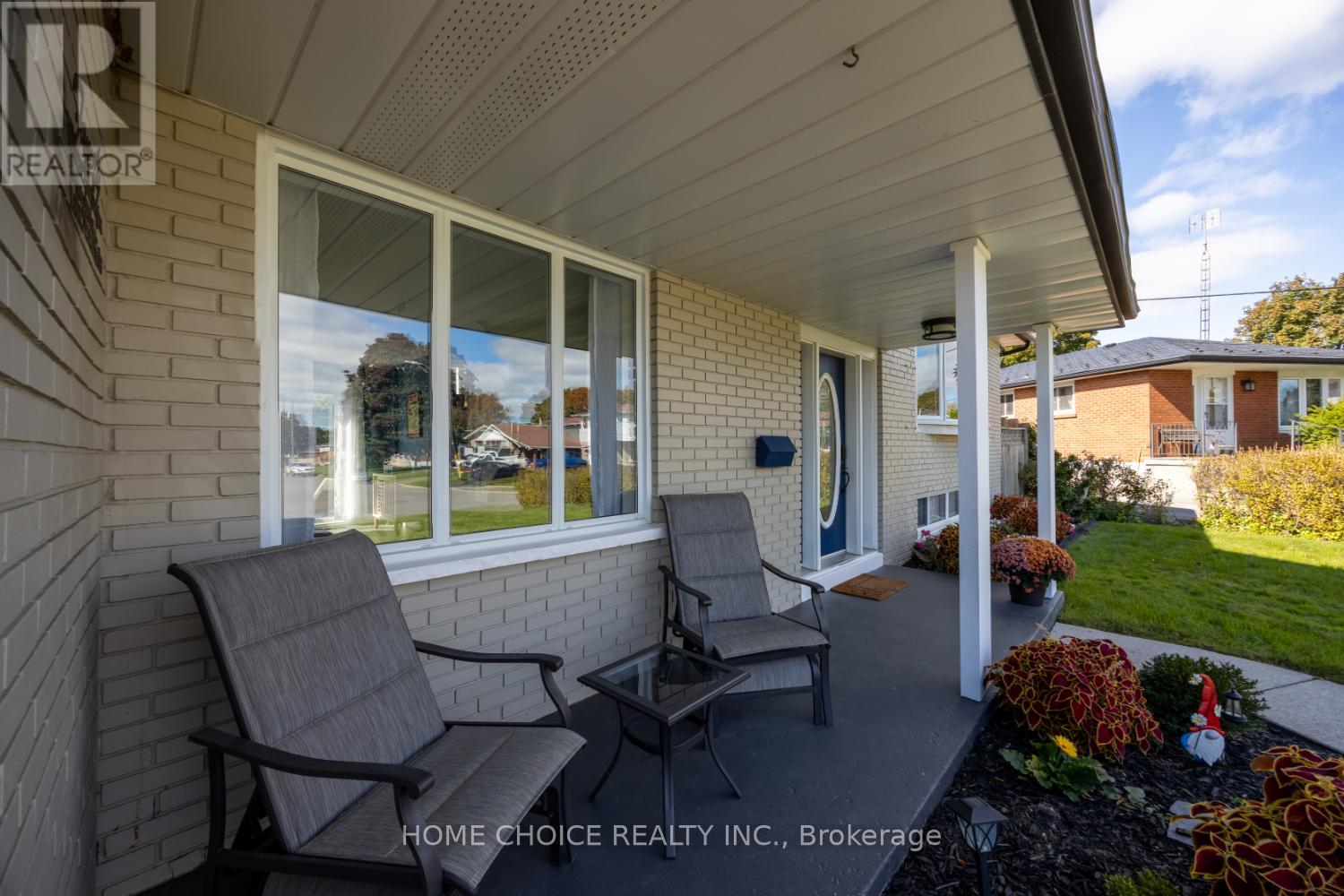 Property at 961 CURTIS CRESCENT image 4