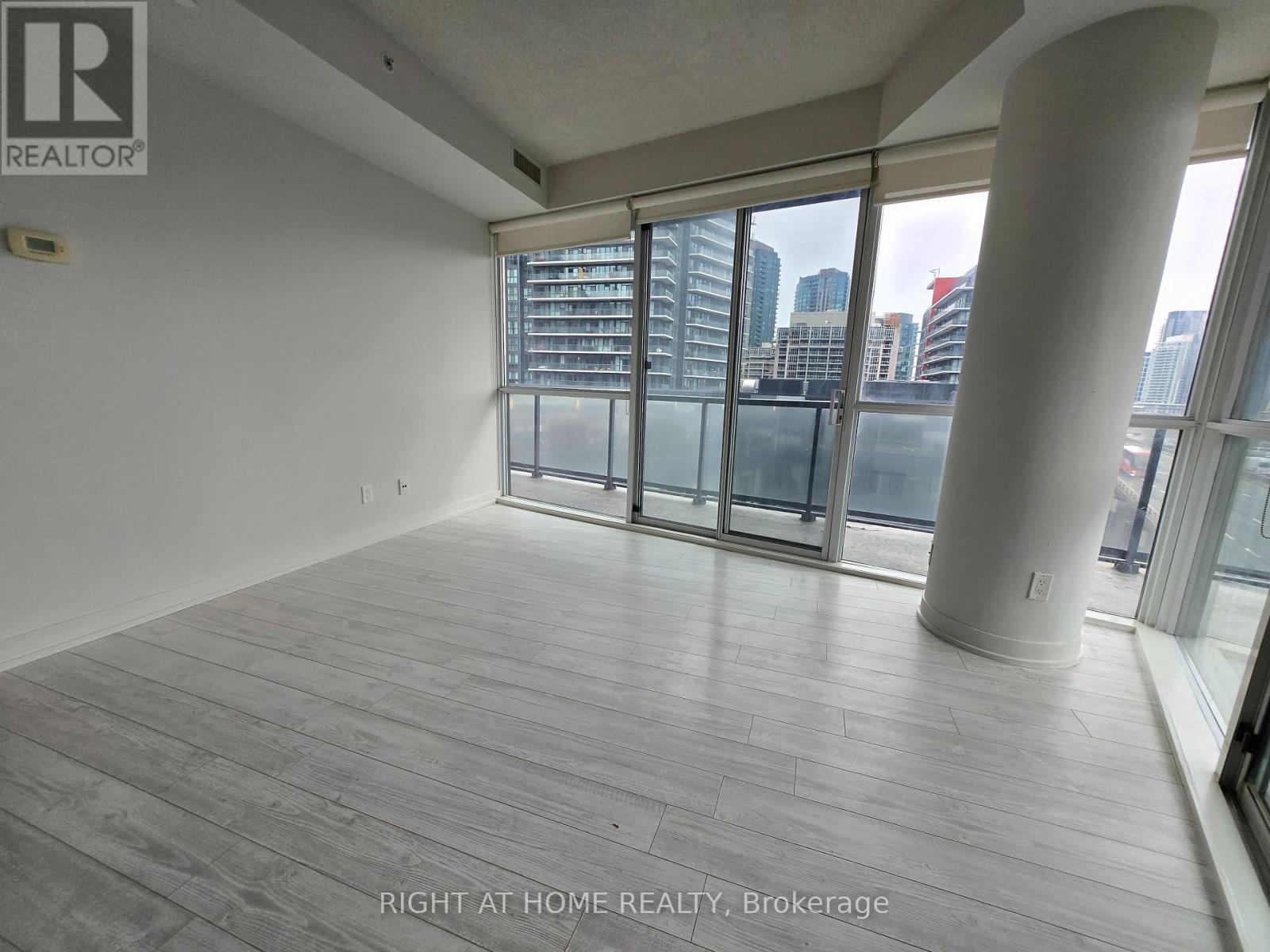 903 - 20 Bruyeres Mews, Toronto, Ontario  M5V 0G8 - Photo 9 - C12065341