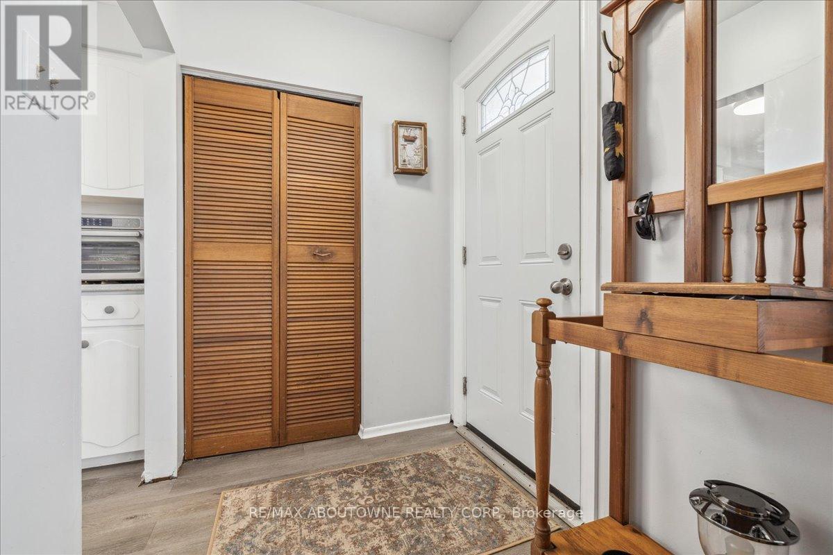 Property at 1238 NAPIER CRESCENT image 5