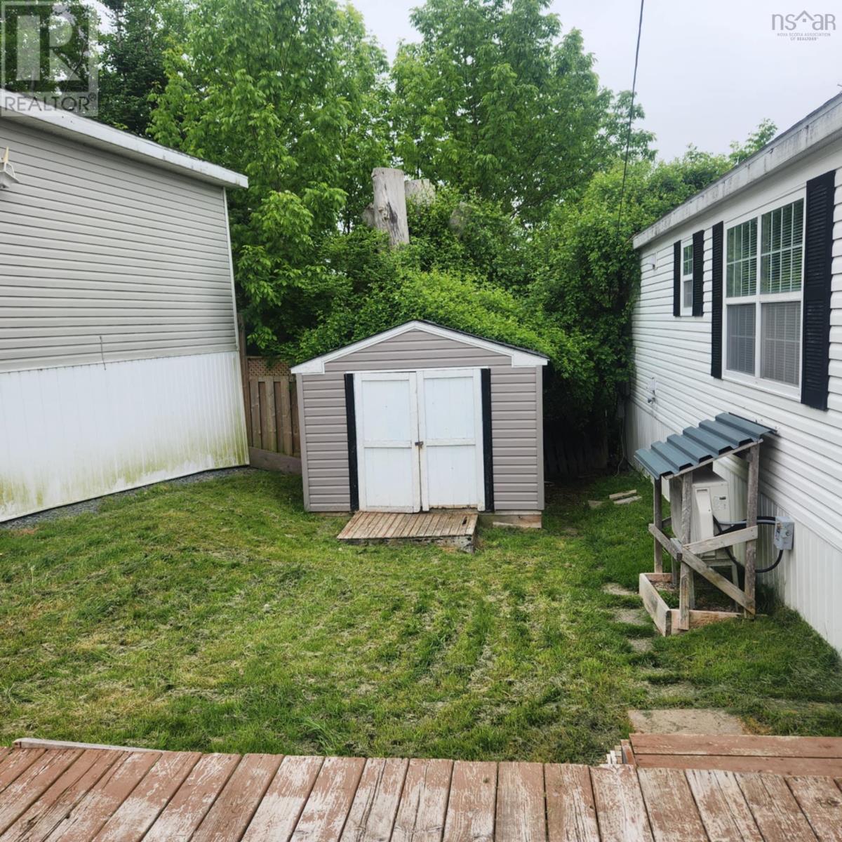 Property at 215 Parklane Drive image 5