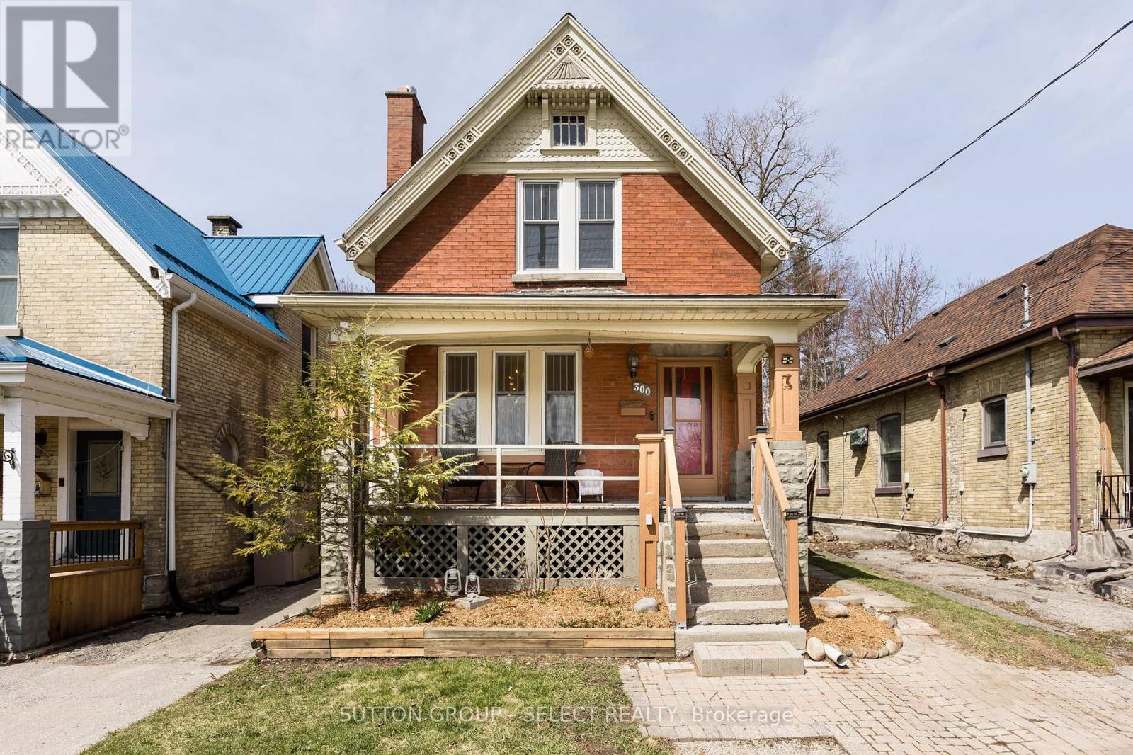 300 South Street S