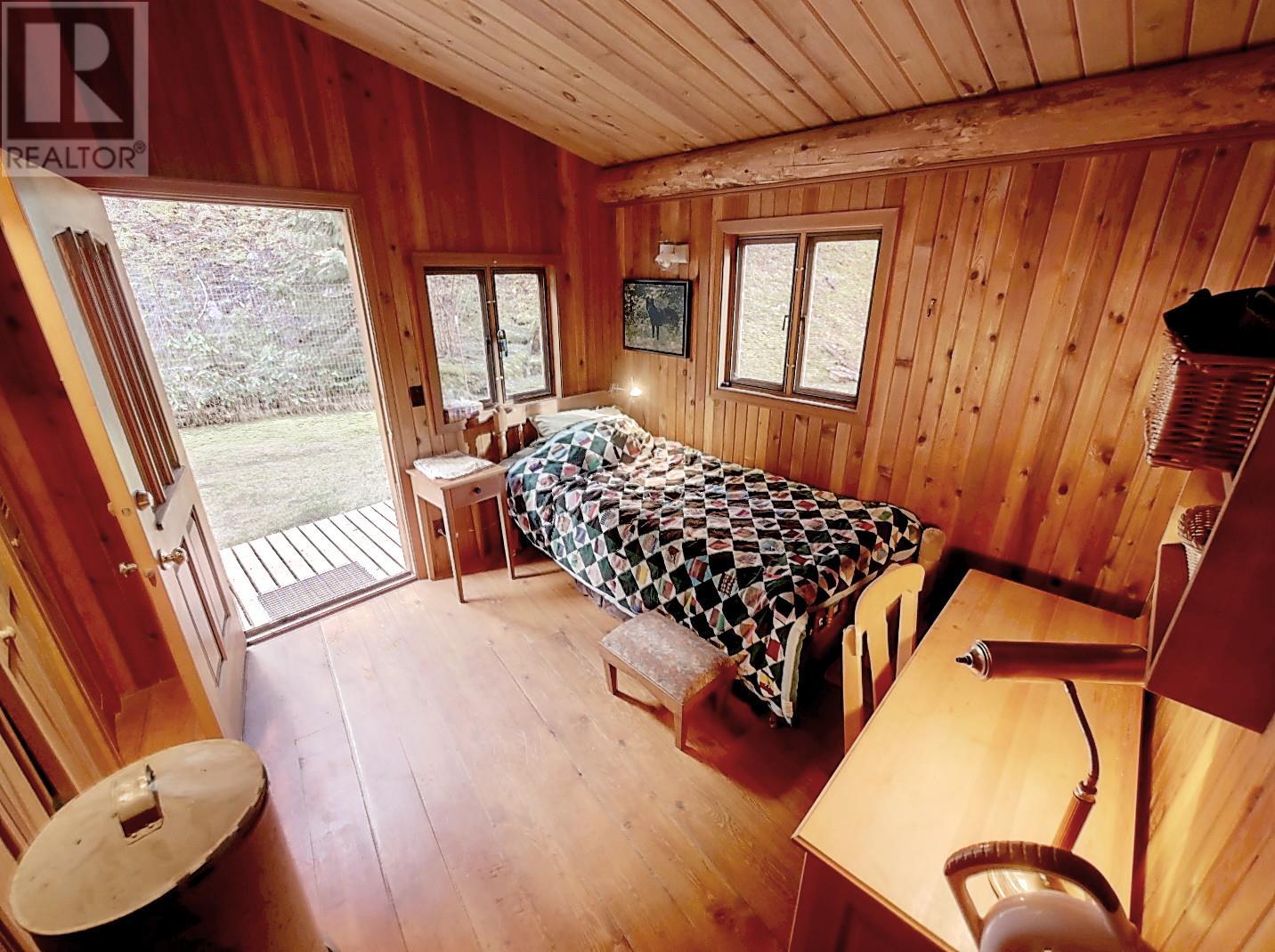 2265 Kootenay Joe Road, Johnsons Landing, British Columbia  V0G 1B0 - Photo 9 - 10342232